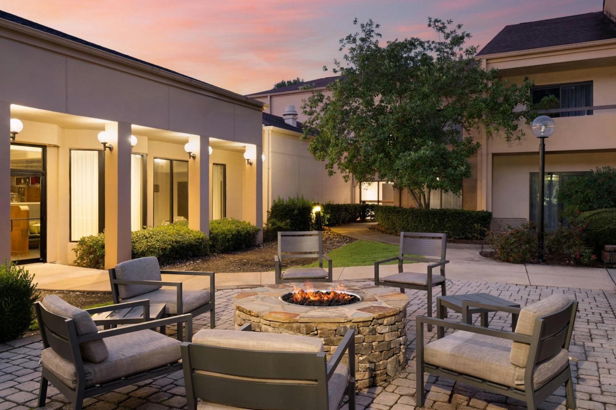 Courtyard Birmingham Hoover Εξωτερικό φωτογραφία