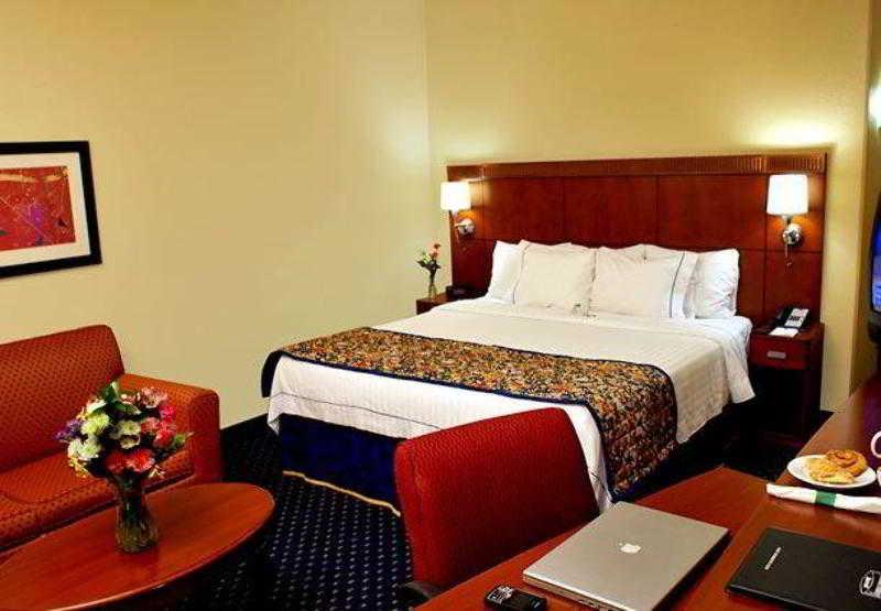 Courtyard Birmingham Hoover Δωμάτιο φωτογραφία